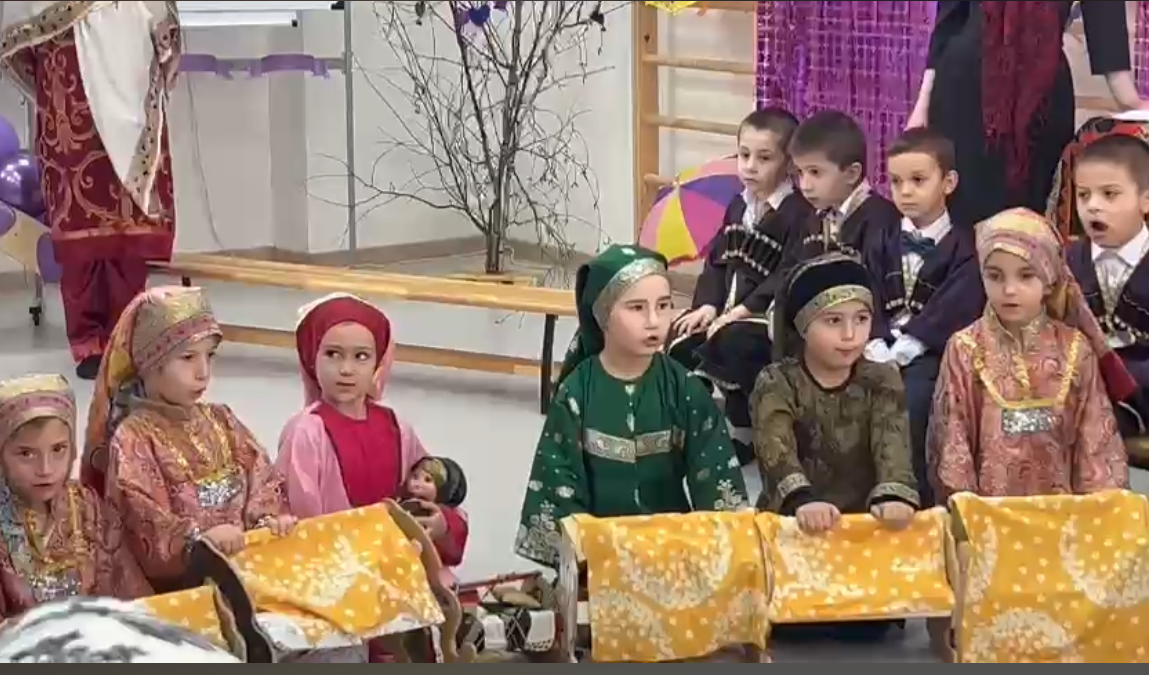 С Днём матери!