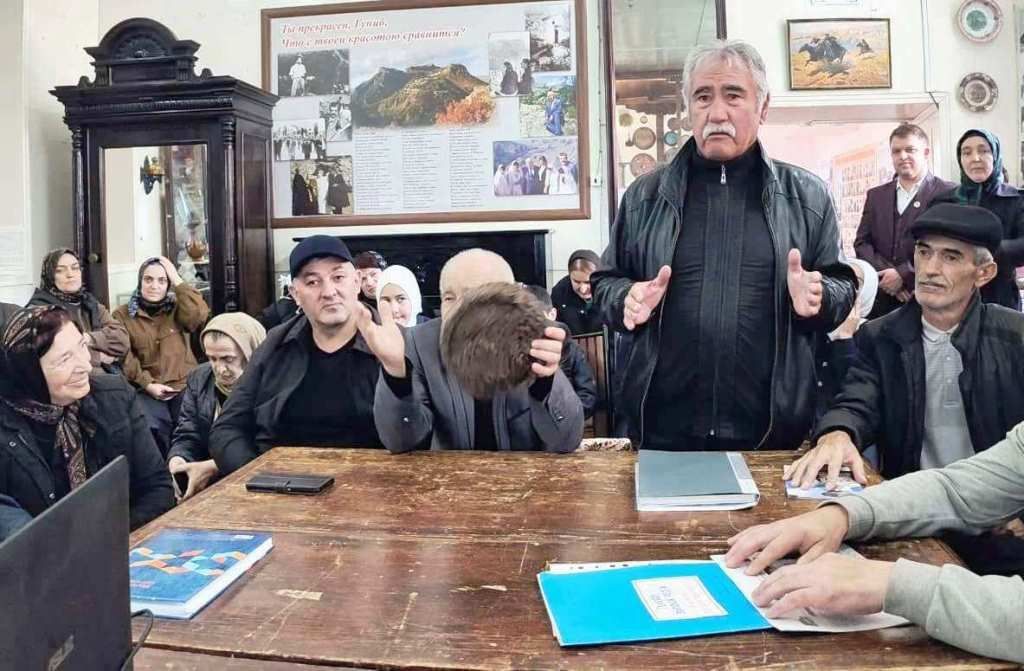 В гунибском историческом музее — филиале Национального музея РД им.Т.Годи прошла выставка- конференция «Человек долга и чести», посвящённая 100- летию со дня рождения генерал- майора Омара Муртазалиева.